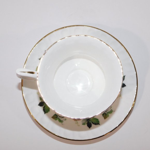 Vintage Staffordshire England Bone China Tea Cup & Saucer Green Vines - Picture 6 of 11
